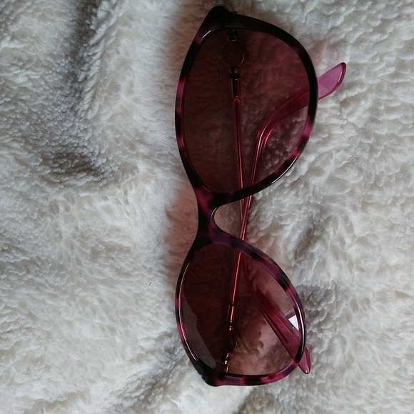 Versace Sunglasses 🕶️ - Picture 3 of 4
